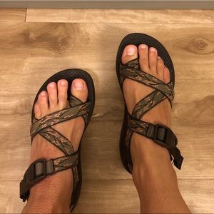 Chaco Outdoor Sandals. Peach floral. Size 7.